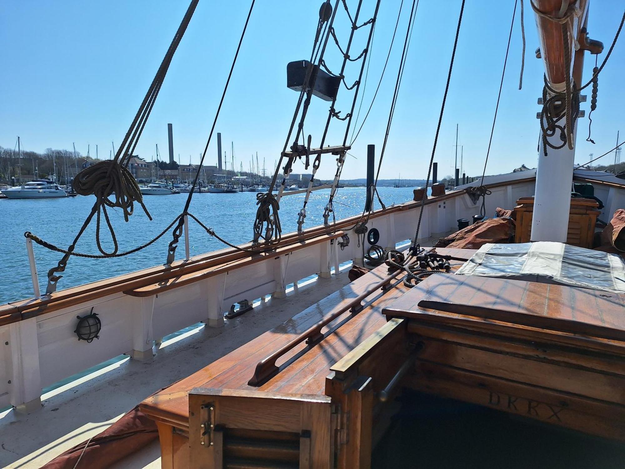Historic Wooden Ship 'Ursula' Hotell East Cowes Exteriör bild